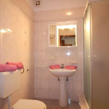 Apartment Ornela With Garden *